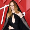 Jess Glynne visibiliza la bisexualidad en su nuevo videoclip: ‘What do you do?’