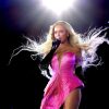 Así ha sido el momento ‘tierra trágame’ de Beyoncé al tener que ser rescatada de un ‘coche volador’ en medio de un concierto